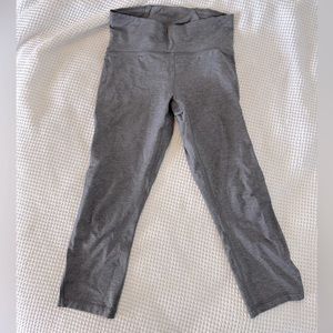 Lululemon Train Times Crop 21” Legging in Weathered Black - Size 10